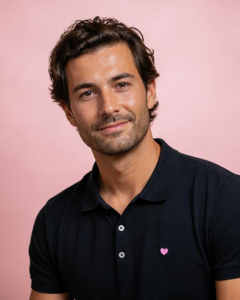 Julian, 31